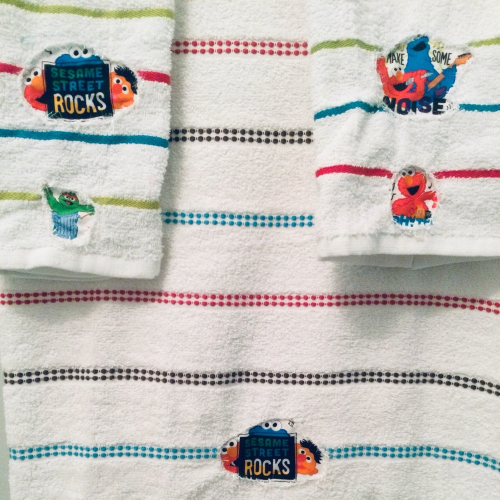 SESAME STREET inspired bath towel set. 3pcs. New
